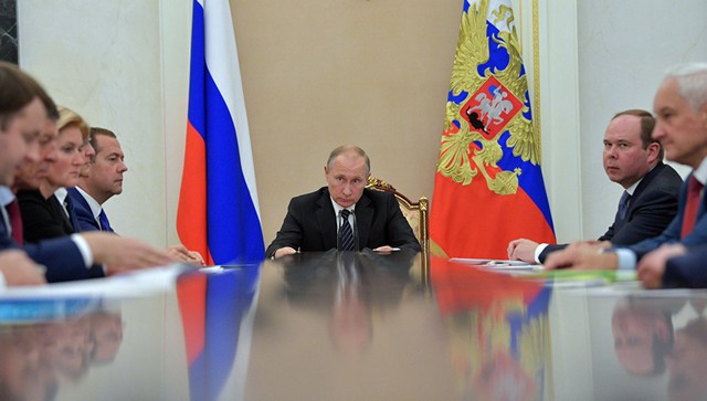 Экономика России 2019 - прогноз экспертов Экономика России 2019 - прогноз экспертов